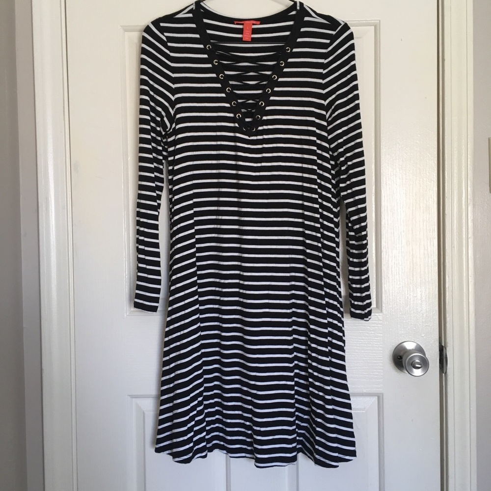 Chelsea & Violet Long Sleeve Striped Dress